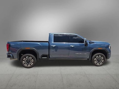 Used 2025 GMC Sierra 2500 Denali Ultimate AWD/4WD image 7