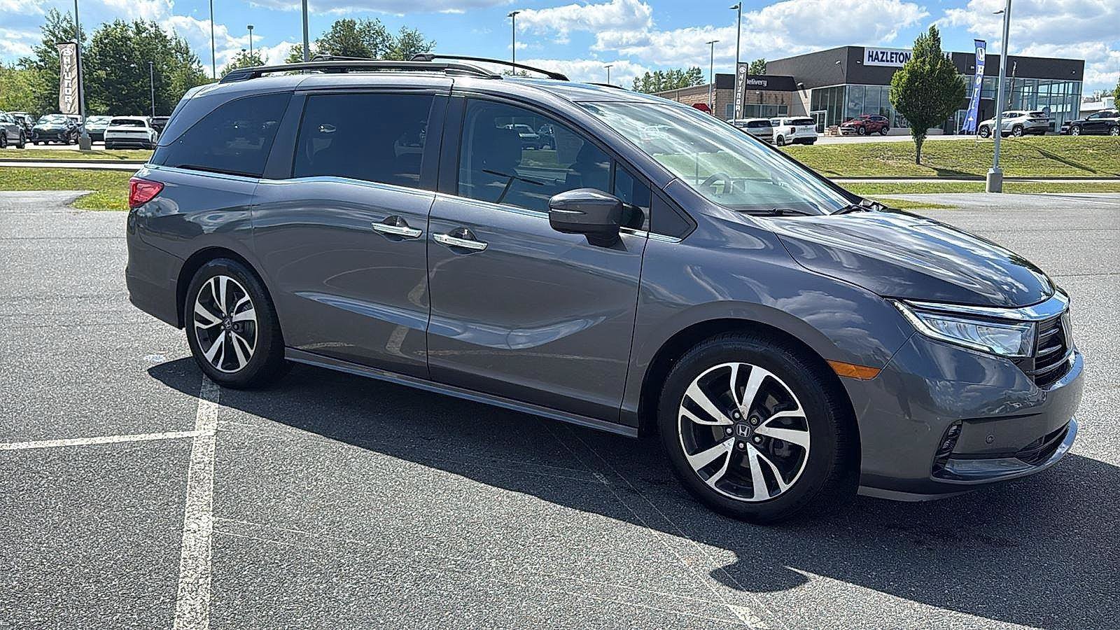 Used 2022 Honda Odyssey Touring image 2