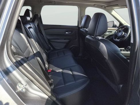 Used 2023 Nissan Rogue SL w/ SL Premium Package image 17