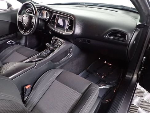 Used 2019 Dodge Challenger SXT RWD image 32