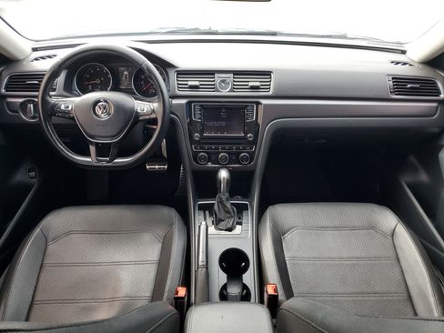 Used 2017 Volkswagen Passat 1.8T R-Line image 30