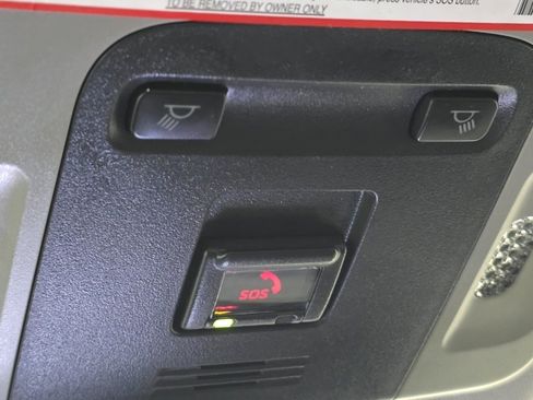 Used 2022 Toyota Camry LE image 32