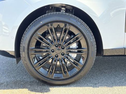 New 2026 Land Rover Range Rover SE image 22