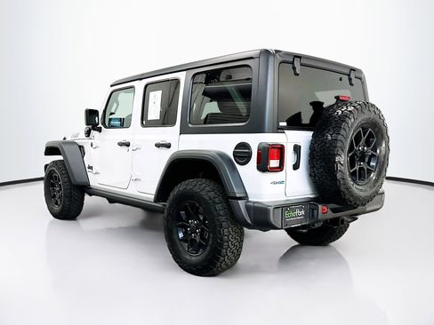 Used 2025 Jeep Wrangler Willys image 5