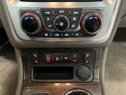 Used 2013 GMC Acadia SLT image 35