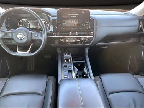 Certified 2025 Nissan Pathfinder SL image 14