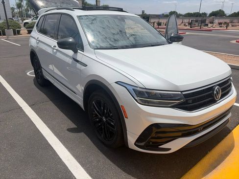 Used 2022 Volkswagen Tiguan SE R-Line FWD image 11