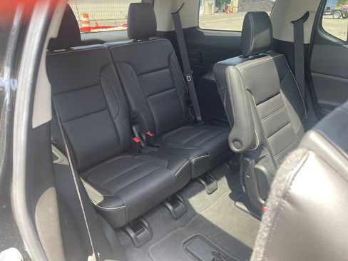 Used 2019 GMC Acadia Denali w/ Technology Package AWD/4WD image 32