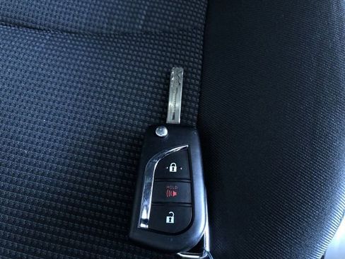 Certified 2025 Toyota RAV4 LE image 31