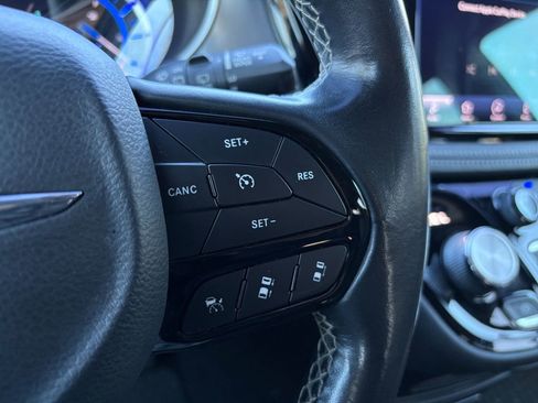 Used 2021 Chrysler Pacifica Touring w/ S Appearance Package image 15