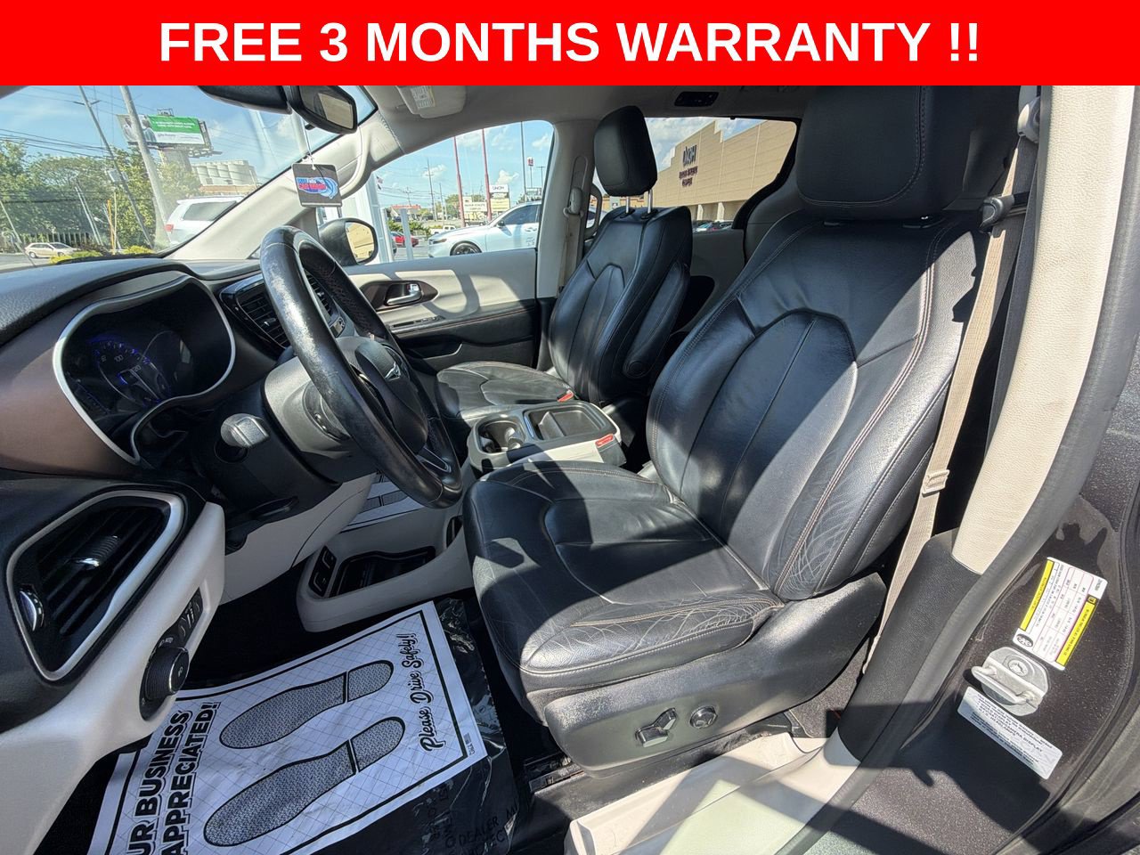 Used 2017 Chrysler Pacifica Touring-L FWD image 14