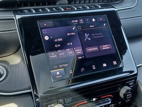 Used 2024 Jeep Grand Cherokee L Laredo image 23