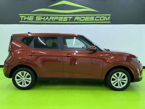 Used 2024 Kia Soul LX FWD image 11