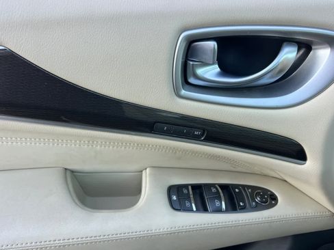 Used 2019 INFINITI QX60 Luxe w/ Essential Package image 13