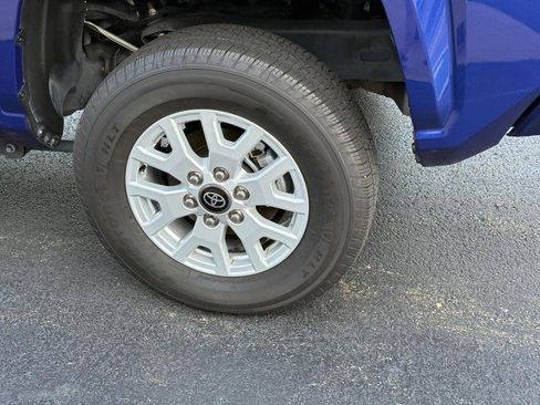 Used 2025 Toyota Tacoma SR5 image 7