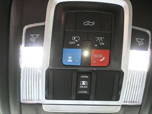 Used 2025 RAM 1500 Big Horn AWD/4WD image 17