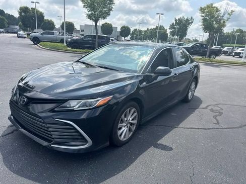 Used 2021 Toyota Camry LE FWD image 9