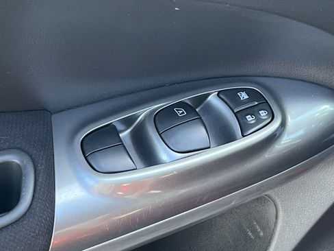 Used 2016 Nissan Juke S image 19