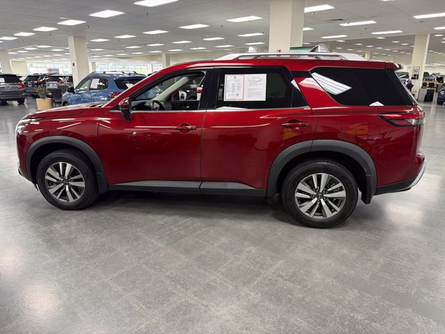 Used 2023 Nissan Pathfinder SL AWD/4WD image 4