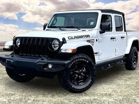 Used 2021 Jeep Gladiator Sport AWD/4WD image 3