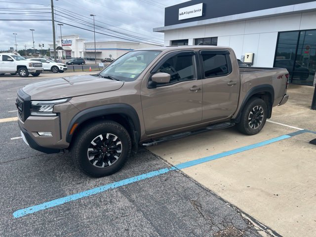 Used 2022 Nissan Frontier PRO-4X w/ Technology Package AWD/4WD image 3