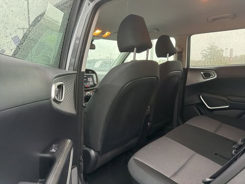 Used 2024 Kia Soul LX w/ Option Group 015 FWD image 9