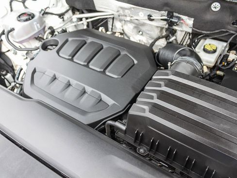 Used 2024 Volkswagen Atlas SE image 28