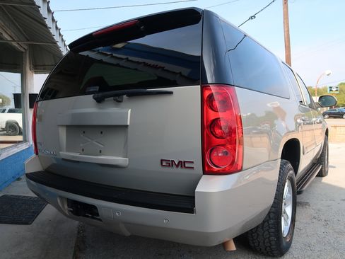 Used 2008 GMC Yukon XL SLE w/ Convenience Package image 8
