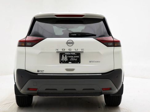 Used 2023 Nissan Rogue SV w/ SV Premium B Package image 8