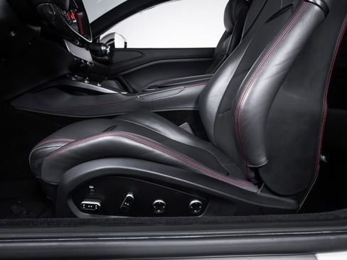 Used 2019 Ferrari GTC4Lusso AWD/4WD image 28