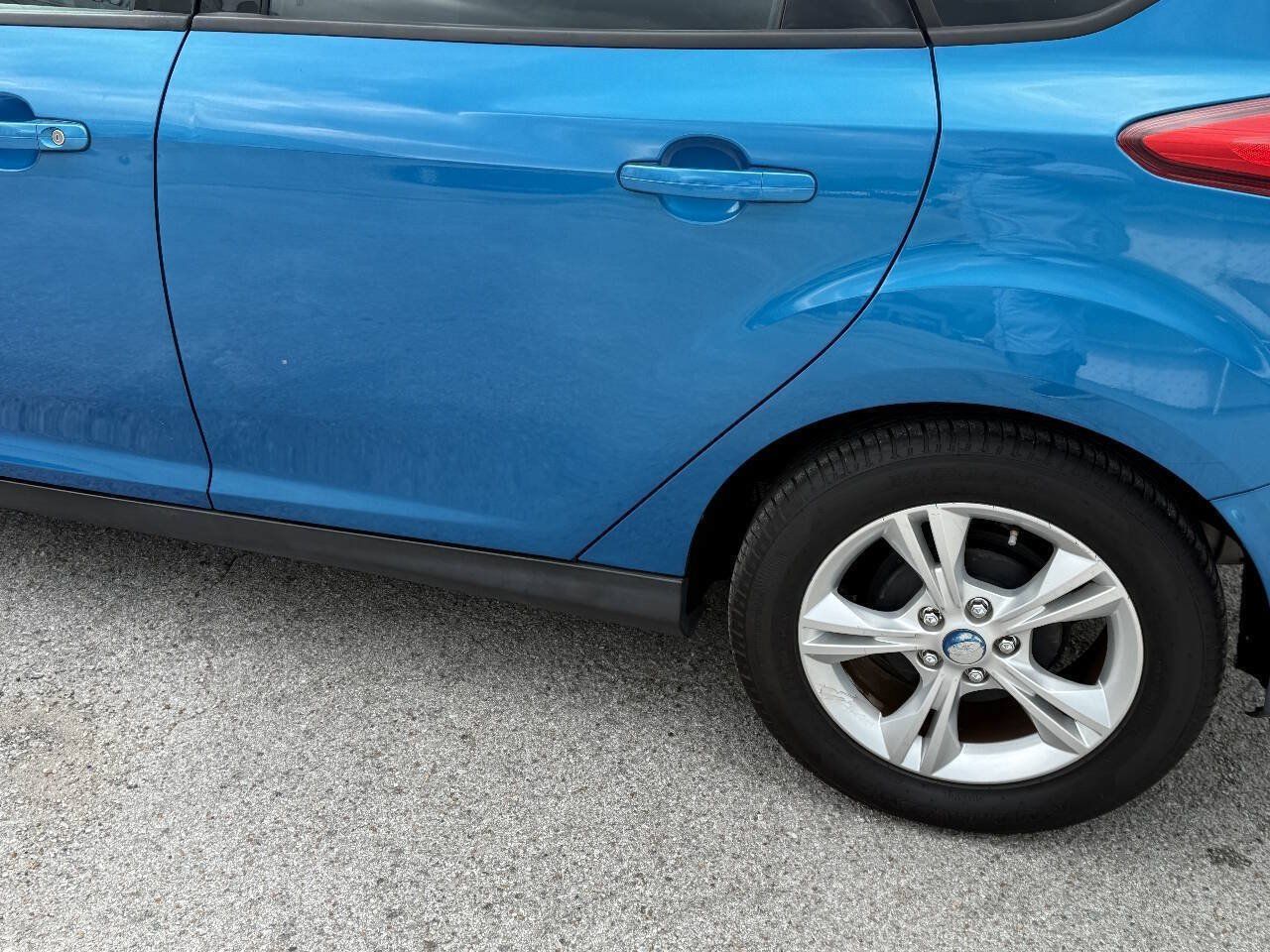 Used 2013 Ford Focus SE FWD image 25