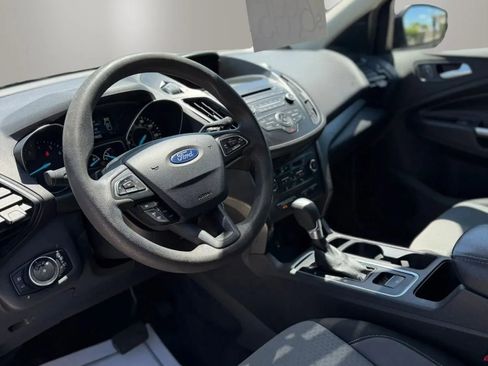 Used 2017 Ford Escape SE FWD image 10