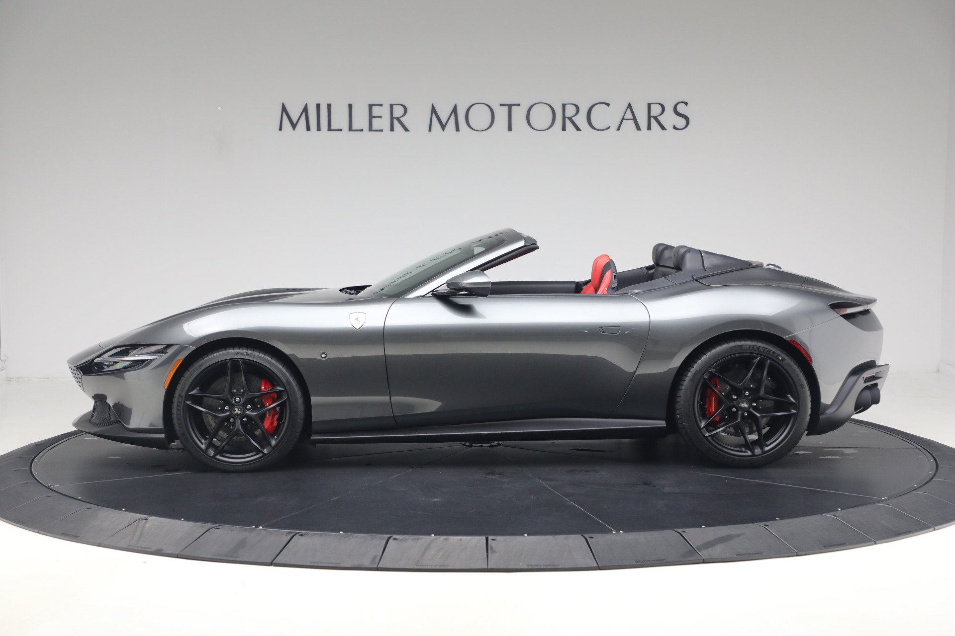 Certified 2026 Ferrari Roma Spider RWD image 3
