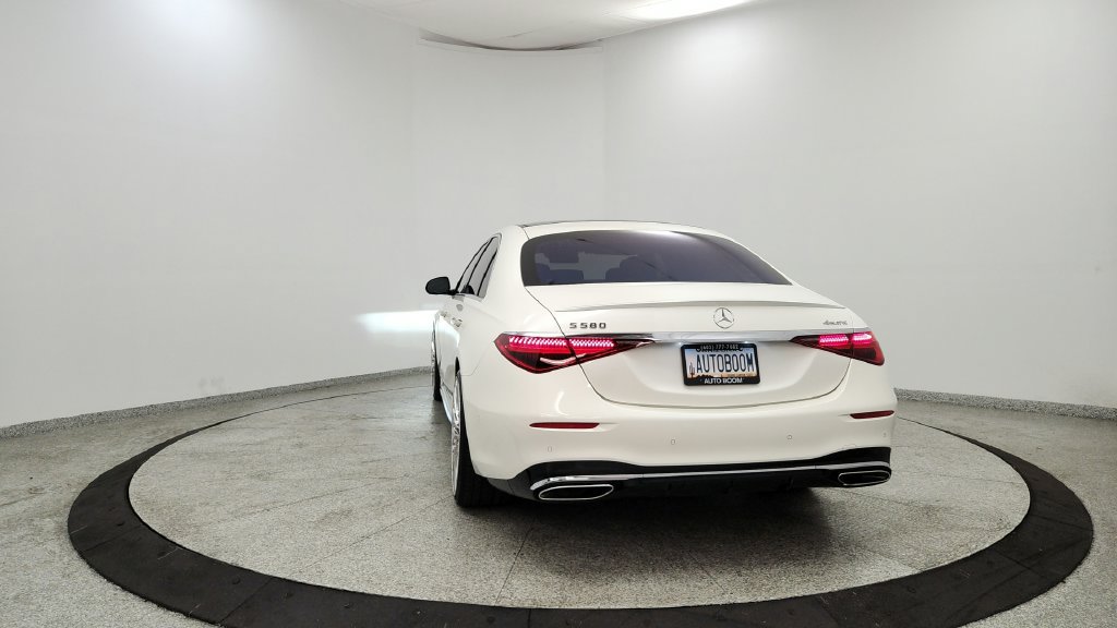 Used 2022 Mercedes-Benz S 580 4MATIC Sedan image 4