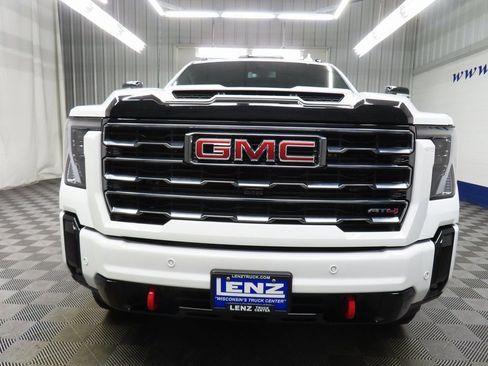 Used 2025 GMC Sierra 2500 AT4 image 40