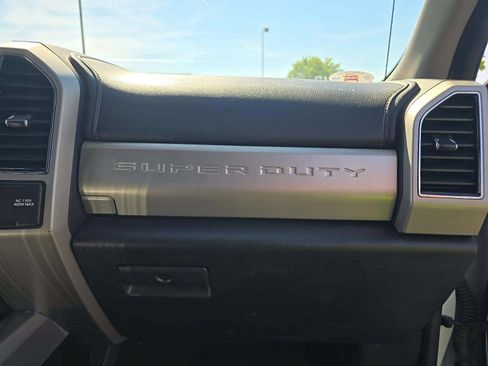 Used 2021 Ford F250 Lariat w/ Lariat Value Package AWD/4WD image 12