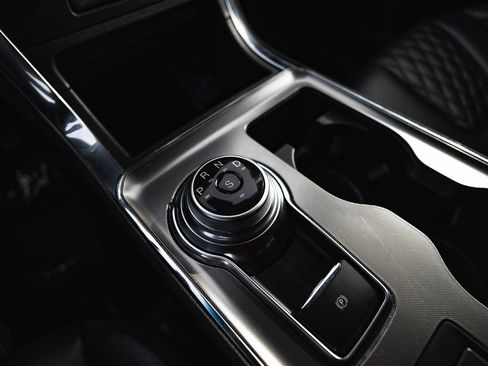 Used 2024 Ford Edge Titanium image 16