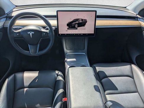 Used 2022 Tesla Model Y Long Range AWD/4WD image 18