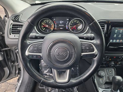 Used 2020 Jeep Compass Latitude image 31