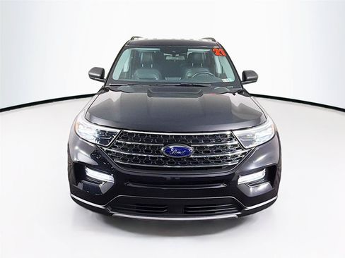 Used 2021 Ford Explorer XLT w/ Equipment Group 202A AWD/4WD image 13