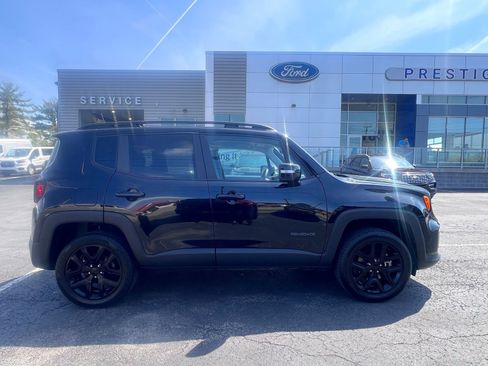 Used 2023 Jeep Renegade Altitude image 8
