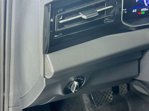 Used 2025 Volkswagen Jetta S image 10