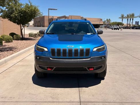 Used 2019 Jeep Cherokee Trailhawk w/ Cold Weather Group AWD/4WD image 3