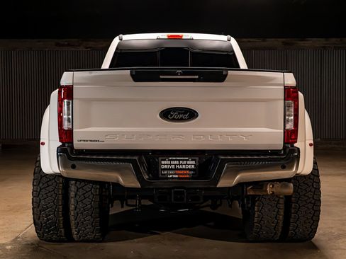 Used 2017 Ford F350 Lariat w/ Lariat Ultimate Package AWD/4WD image 8