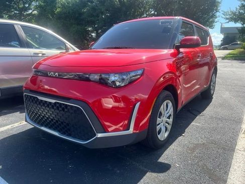 Certified 2025 Kia Soul LX FWD image 1