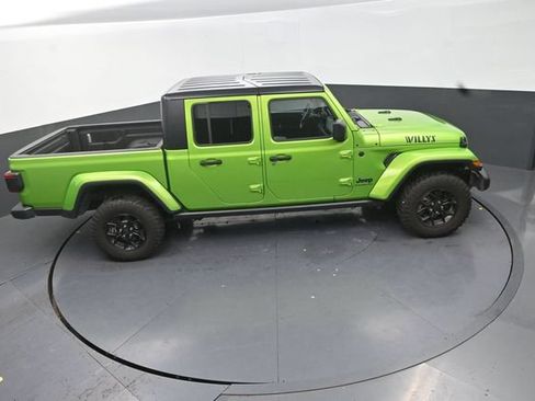 Used 2025 Jeep Gladiator Sport AWD/4WD image 19