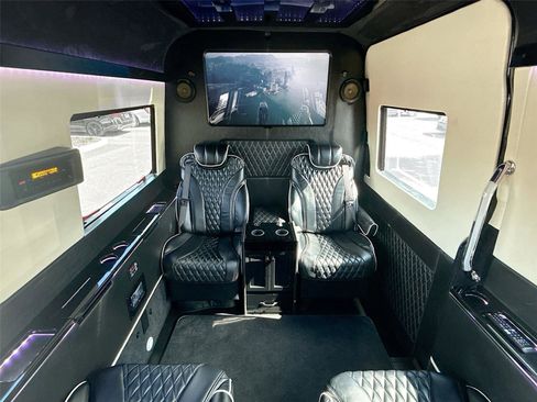 Used 2020 Mercedes-Benz Sprinter 3500 image 26