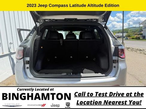Used 2023 Jeep Compass Latitude w/ Convenience Group AWD/4WD image 22