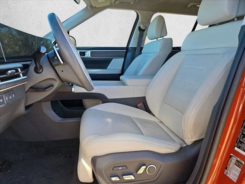 Used 2025 Hyundai Santa Fe Calligraphy image 17