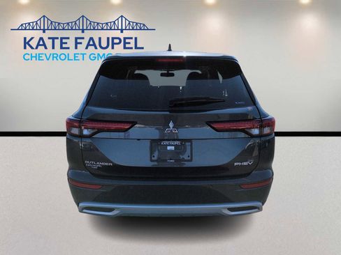 Used 2024 Mitsubishi Outlander SE image 6
